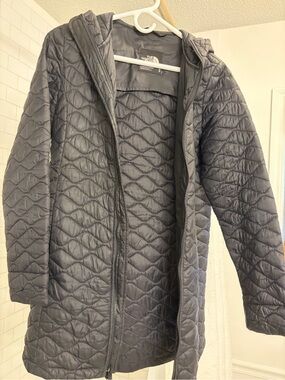 The North Face Women's Quilted Hooded Puffer Jacket — Charcoal Gray